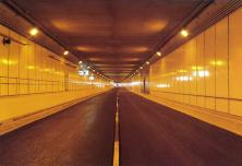 井荻トンネルを支える施設　トンネル構内の写真